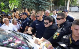 Bărbatul care a intrat cu mașina în cordonul de poliție la un protest din 2017, eliberat de Stoianoglo